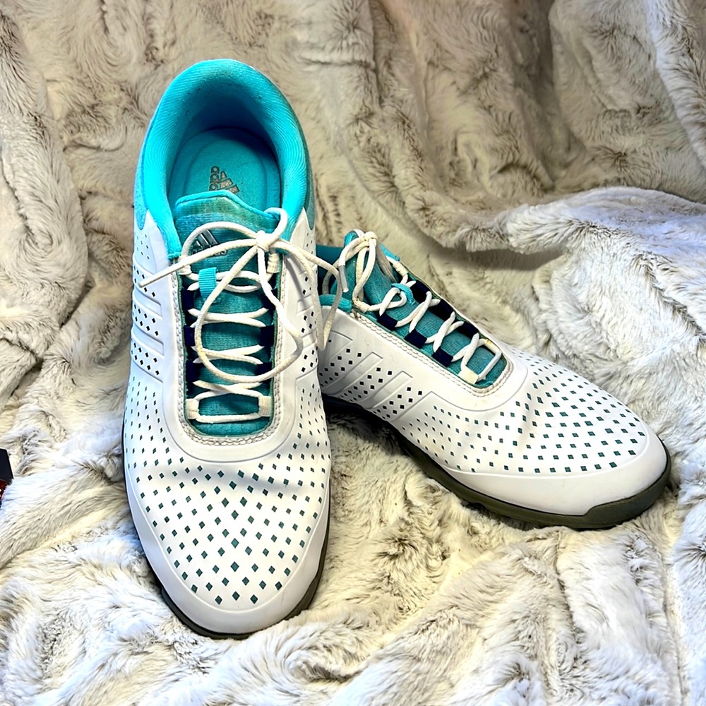 Adidas women golf shoes so comfortable, size 8